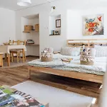아파트 Apartma Roner