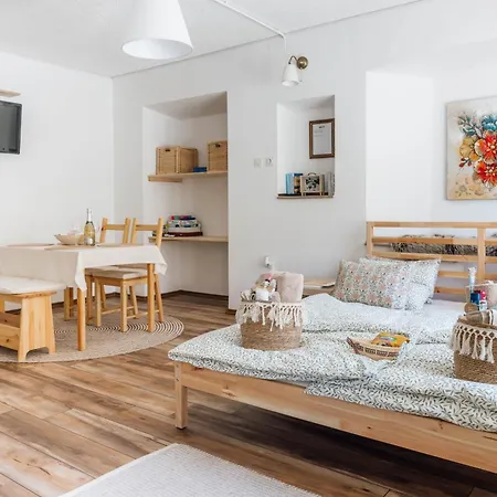 Apartma Roner * Podbrdo