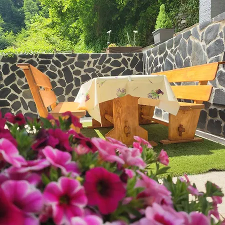 Apartma Roner * Podbrdo